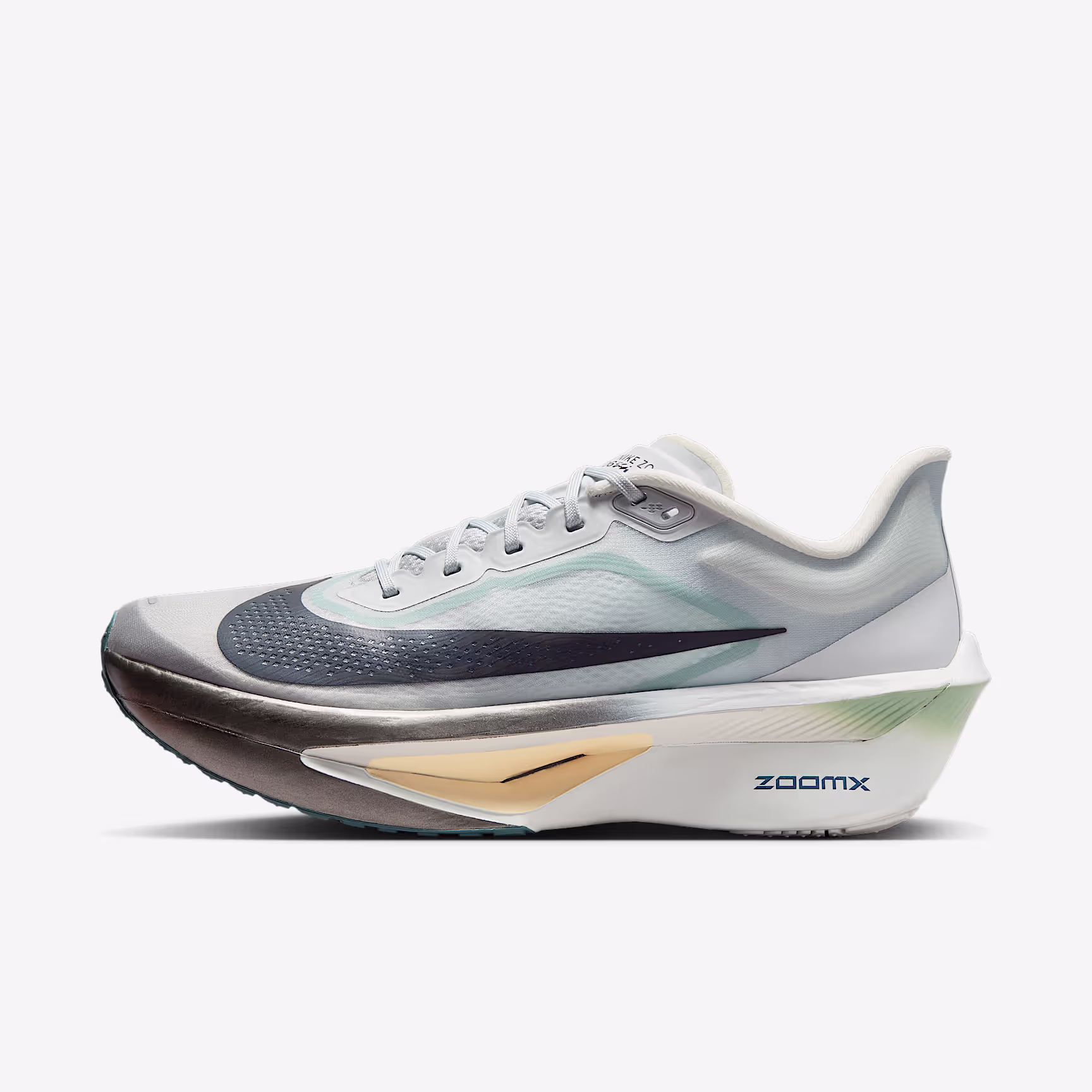 Nike Zoom Fly 6 en gris claro, perfil lateral